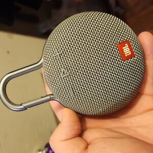 JBL Clip Bluetooth Speaker - Silver